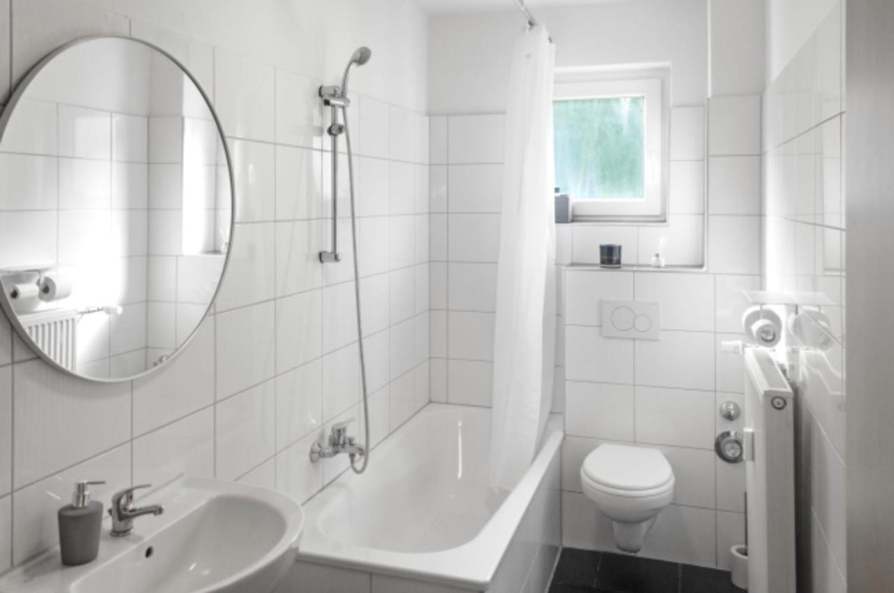 Apartamento Relax Oasis With 65 Smarttv, Kitchen And Balcony Duisburg Exterior foto